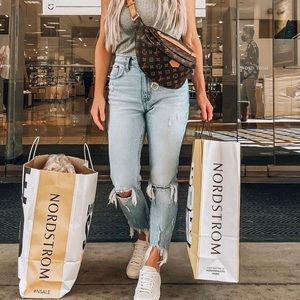 Abercrombie High Rise Mom Jeans - Light Ripped - 26